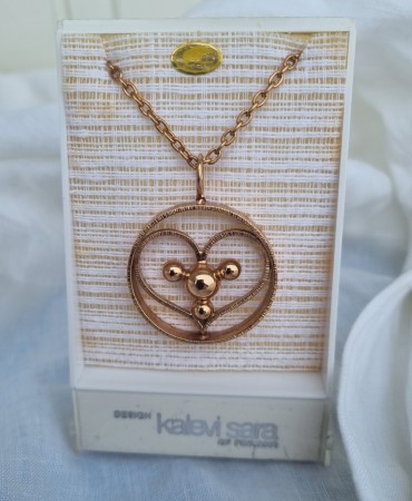 Bronse anheng, Design; Kalevi Sara of Finland